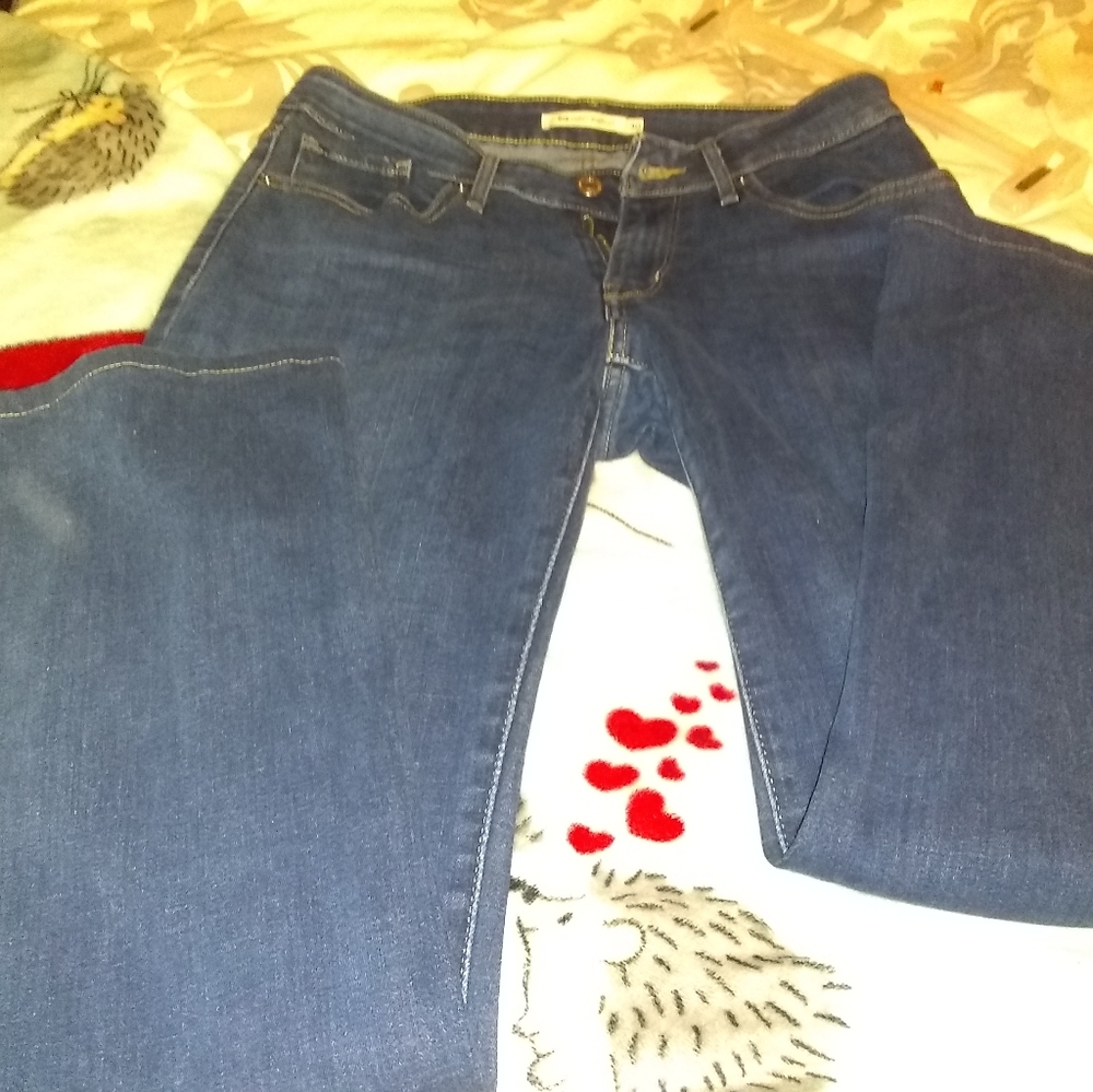 COPY - LIKE NEW Levi's size 30 (woman's)